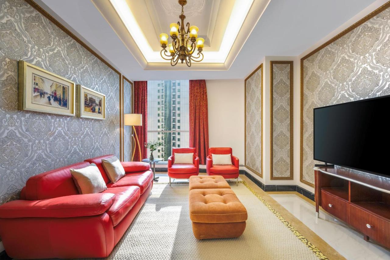 Dusit Hotel & Suites - الدوحة المظهر الخارجي الصورة A living room in a hotel